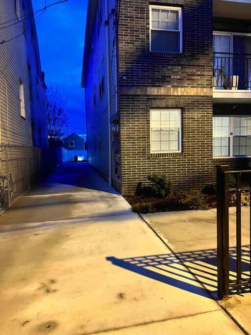 Luxury **Cozy• 2 Bedroom 2 Min. From Ewr / Newark Downtown 외부 사진